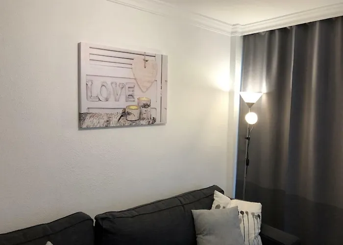 Апартаменти 5 Min Walk From Yumbo 216 *