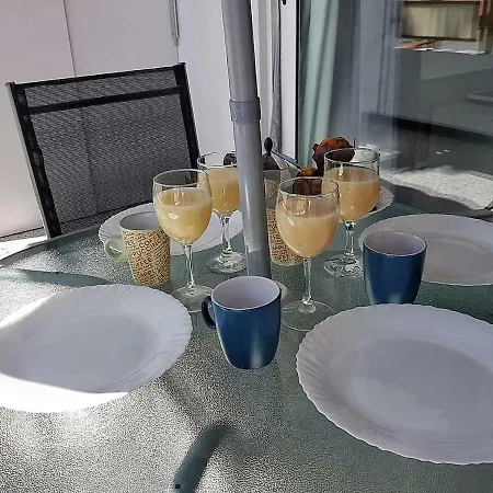 5 Min Walk From Yumbo 216 *