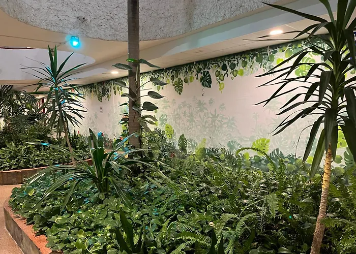 Апартаменты 5 Min Walk From Yumbo 216