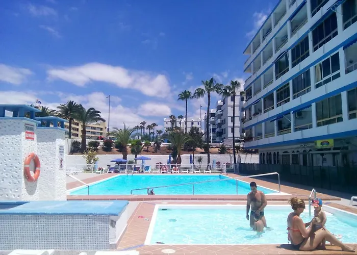 5 Min Walk From Yumbo 216 *