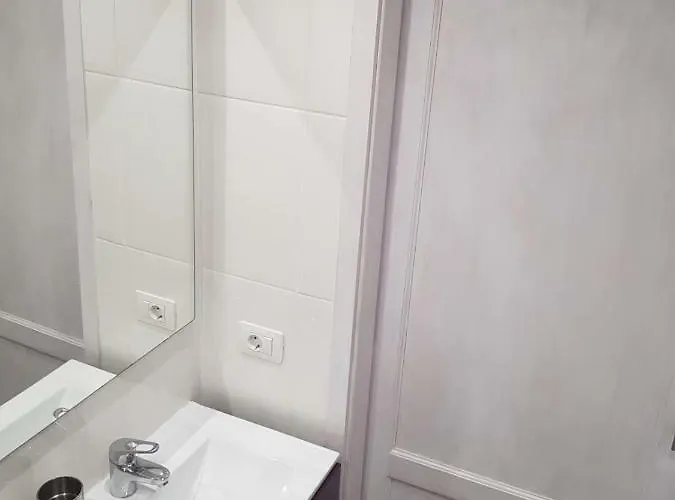 Апартаменты 5 Min Walk From Yumbo 216 *