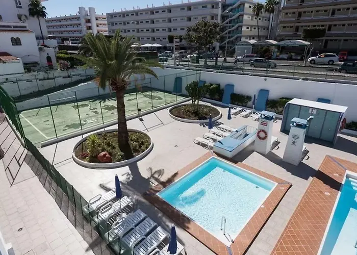 5 Min Walk From Yumbo 216 Апартаменты