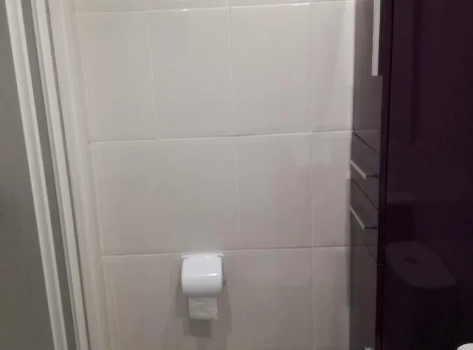 5 Min Walk From Yumbo 216 Apartment